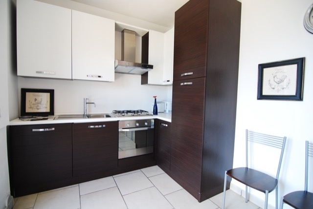 fully fitted kitchen