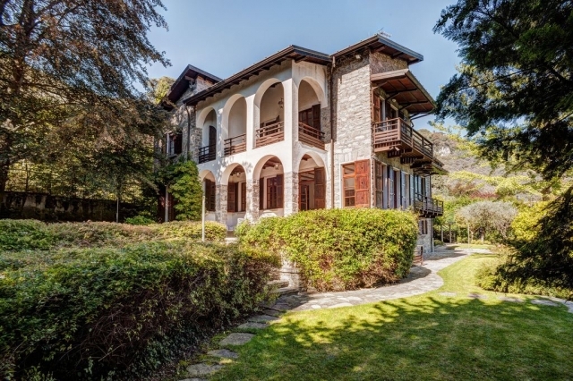 Lussuosa Villa Oliveto Lario Fronte Lago RIf.LC151.--42_rid